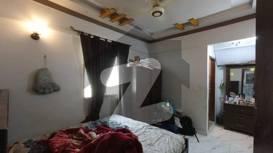 گلشنِ اقبال - بلاک 10 گلشنِ اقبال,گلشنِ اقبال ٹاؤن,کراچی میں 3 کمروں کا 6 مرلہ فلیٹ 1.65 کروڑ میں برائے فروخت۔