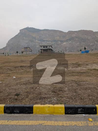 Main Road 1 Kanal Plot for Sale | Plot No. 695 Faisal Hills