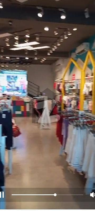 گلبرگ لاہور میں 9 مرلہ دکان 12.0 لاکھ میں کرایہ پر دستیاب ہے۔