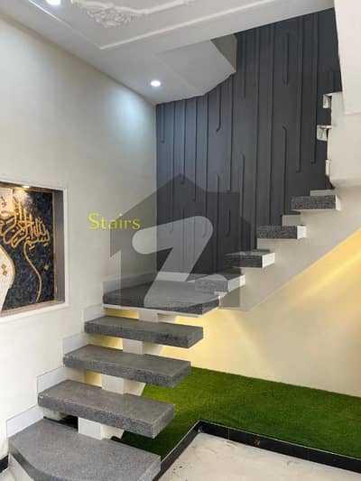 عابد گارڈن مین کینال بینک روڈ,لاہور میں 3 کمروں کا 4 مرلہ مکان 1.45 کروڑ میں برائے فروخت۔