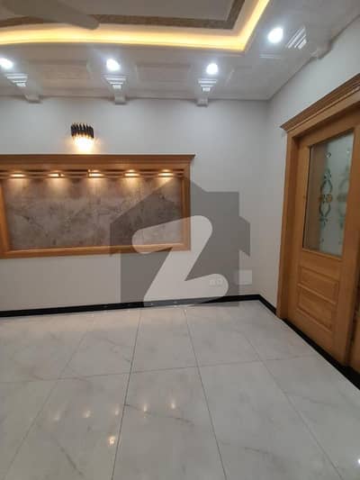 جی ۔ 13 اسلام آباد میں 6 کمروں کا 14 مرلہ مکان 12.85 کروڑ میں برائے فروخت۔