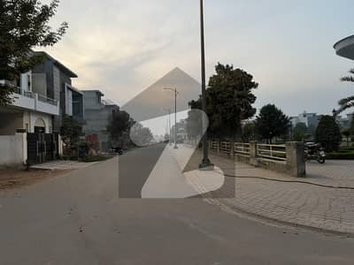 الجلیل گارڈن ۔ بلاک بی الجلیل گارڈن,لاہور میں 5 مرلہ رہائشی پلاٹ 52.0 لاکھ میں برائے فروخت۔