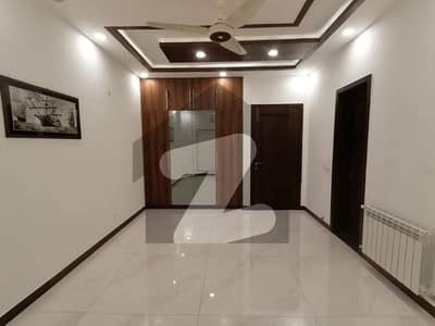 Prime Location 5 Marla Lower Portion for Rent in Tulip Extension Block, Park View City Lahore
