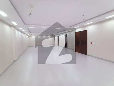 ڈی ایچ اے فیز 6 ڈیفنس (ڈی ایچ اے),لاہور میں 8 مرلہ دفتر 1.3 لاکھ میں کرایہ پر دستیاب ہے۔