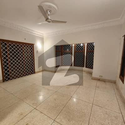 ڈی ایچ اے فیز 7 ڈی ایچ اے ڈیفینس,کراچی میں 3 کمروں کا 1 کنال بالائی پورشن 2.0 لاکھ میں کرایہ پر دستیاب ہے۔