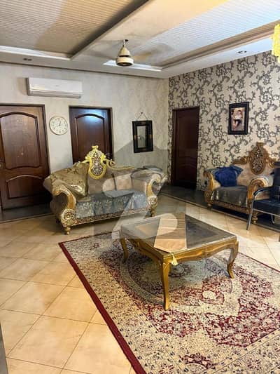 ڈی ایچ اے فیز 5 - بلاک بی فیز 5,ڈیفنس (ڈی ایچ اے),لاہور میں 6 کمروں کا 1 کنال مکان 15.0 کروڑ میں برائے فروخت۔