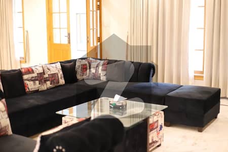 گلبرگ گرینز ۔ بلاک اے گلبرگ گرینز,گلبرگ,اسلام آباد میں 9 کمروں کا 5 کنال فارم ہاؤس 16.0 لاکھ میں کرایہ پر دستیاب ہے۔