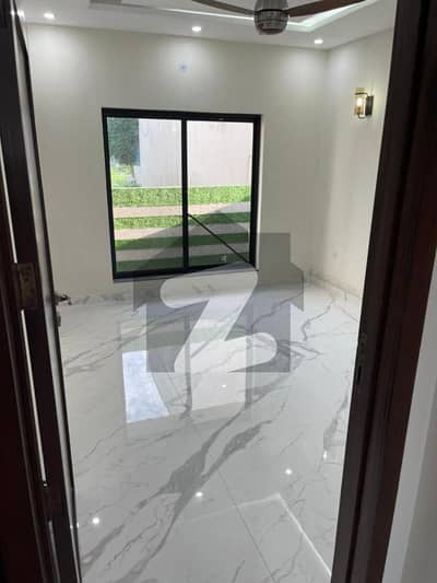 ڈی ایچ اے 9 ٹاؤن ۔ بلاک ڈی ڈی ایچ اے 9 ٹاؤن,ڈیفنس (ڈی ایچ اے),لاہور میں 3 کمروں کا 5 مرلہ مکان 2.9 کروڑ میں برائے فروخت۔