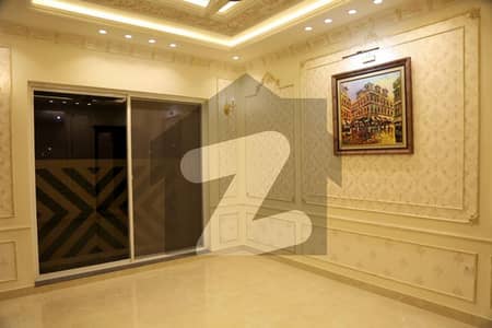 ڈی ایچ اے فیز 7 ڈیفنس (ڈی ایچ اے),لاہور میں 4 کمروں کا 10 مرلہ مکان 1.55 لاکھ میں کرایہ پر دستیاب ہے۔