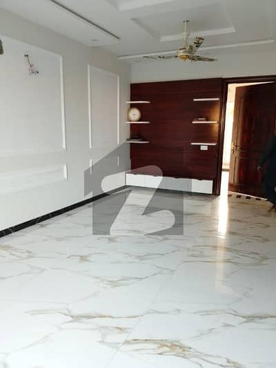 ڈی ایچ اے 9 ٹاؤن ۔ بلاک ڈی ڈی ایچ اے 9 ٹاؤن,ڈیفنس (ڈی ایچ اے),لاہور میں 3 کمروں کا 5 مرلہ مکان 2.7 کروڑ میں برائے فروخت۔