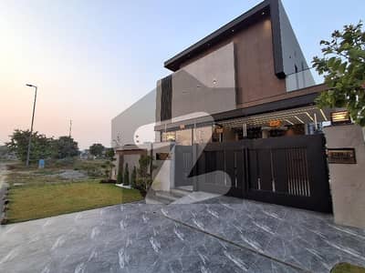 ڈی ایچ اے فیز 6 ڈیفنس (ڈی ایچ اے),لاہور میں 4 کمروں کا 10 مرلہ مکان 4.75 کروڑ میں برائے فروخت۔