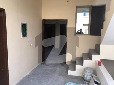 محافظ ٹاؤن فیز 2 محافظ ٹاؤن,لاہور میں 2 کمروں کا 5 مرلہ بالائی پورشن 35.0 ہزار میں کرایہ پر دستیاب ہے۔