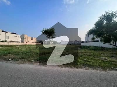 DIRECT APPROACH FROM MULTIPLE MAIN ROADS