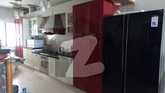 ڈی ایچ اے فیز 5 ڈی ایچ اے ڈیفینس,کراچی میں 3 کمروں کا 10 مرلہ فلیٹ 3.5 کروڑ میں برائے فروخت۔