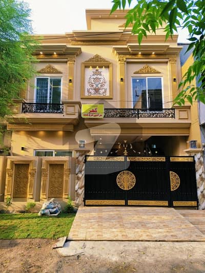 ویلینشیاء ہاؤسنگ سوسائٹی لاہور میں 5 کمروں کا 5 مرلہ مکان 2.05 کروڑ میں برائے فروخت۔