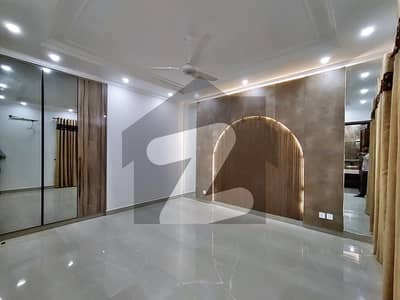 VICTORIAN DESIGN LUXURY VILLA FOR SALE NEAR TO PARK.