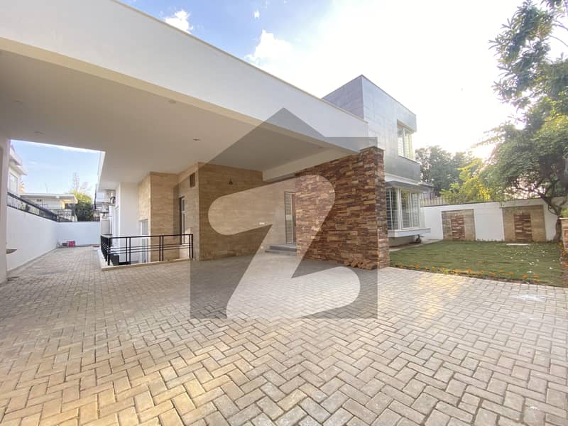 Beautiful House Available For Rent On Prime Location Beautiful House Available For Rent On Prime Location