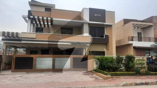 Luxurious 1.4 Kanal Modern Oasis | Bahria Town Phase 8, Rawalpindi