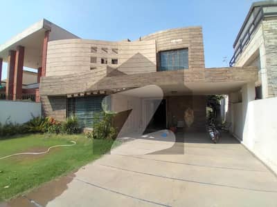 ڈی ایچ اے فیز 2 ڈیفنس (ڈی ایچ اے),لاہور میں 5 کمروں کا 1 کنال مکان 2.4 لاکھ میں کرایہ پر دستیاب ہے۔