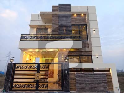 Good Location DHA Sector C - Block 3 House For sale Sized 5 Marla