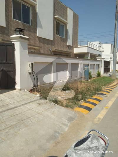 500 Sq Yards Bungalow, East Open, Well Maintained House is Available for Sale