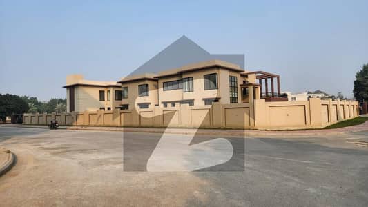 بحریہ ٹاؤن سیکٹر A بحریہ ٹاؤن,لاہور میں 5 کمروں کا 4 کنال بالائی پورشن 2.5 لاکھ میں کرایہ پر دستیاب ہے۔