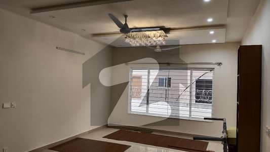 ای ۔ 11/3 ای ۔ 11,اسلام آباد میں 6 کمروں کا 1 کنال مکان 3.5 لاکھ میں کرایہ پر دستیاب ہے۔