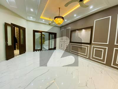 Beautiful Location 10 Marla Triple Story House For Rent with water Boring installed