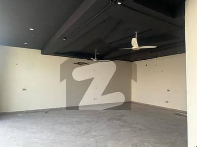 ڈی ایچ اے فیز 6 - مین بلیوارڈ ڈی ایچ اے فیز 6,ڈیفنس (ڈی ایچ اے),لاہور میں 4 مرلہ دفتر 80.0 ہزار میں کرایہ پر دستیاب ہے۔