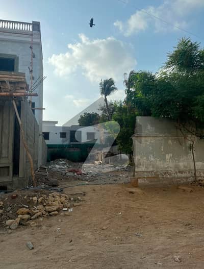 نارتھ ناظم آباد کراچی میں 1 کنال رہائشی پلاٹ 10.5 کروڑ میں برائے فروخت۔