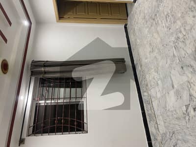 گلریز ہاؤسنگ سوسائٹی فیز 2 گلریز ہاؤسنگ سکیم,راولپنڈی میں 2 کمروں کا 5 مرلہ زیریں پورشن 32.0 ہزار میں کرایہ پر دستیاب ہے۔