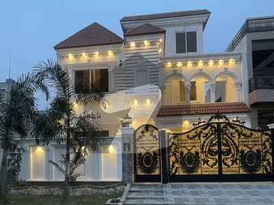 سٹی ہاؤسنگ سوسائٹی - بلاک اے سٹی ہاؤسنگ سوسائٹی,سیالکوٹ میں 5 کمروں کا 10 مرلہ مکان 95.0 ہزار میں کرایہ پر دستیاب ہے۔