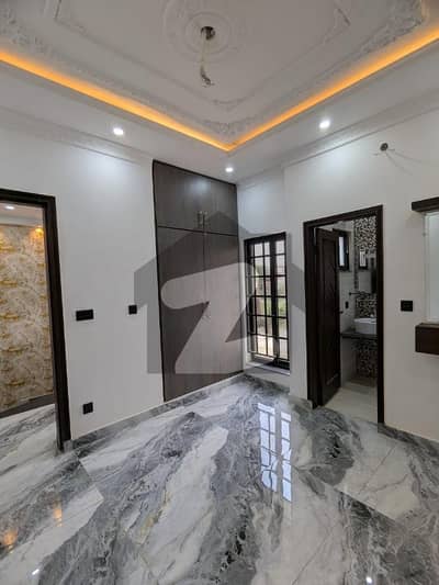 5 MARLA LOWER PORTION AVAILABLE FOR RENT IN EDEN BOLIVARD HOUSING SOCIETY COLLEGE ROAD LAHORE