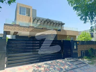 ڈی ایچ اے فیز 6 ڈیفنس (ڈی ایچ اے),لاہور میں 5 کمروں کا 1 کنال مکان 2.75 لاکھ میں کرایہ پر دستیاب ہے۔