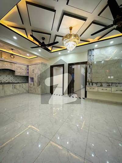 آئی ۔ 14 اسلام آباد میں 5 کمروں کا 6 مرلہ مکان 3.2 کروڑ میں برائے فروخت۔