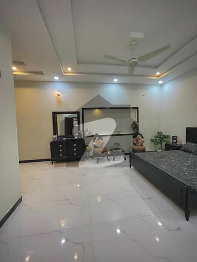 3kanal beautiful house for rent on park rod