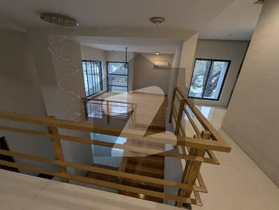 ایف ۔ 7 اسلام آباد میں 5 کمروں کا 1 کنال مکان 10.0 لاکھ میں کرایہ پر دستیاب ہے۔