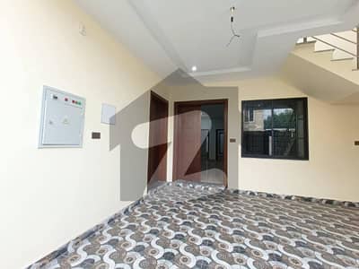 واپڈا ٹاؤن فیز 1 واپڈا ٹاؤن,ملتان میں 5 کمروں کا 7 مرلہ مکان 2.0 کروڑ میں برائے فروخت۔