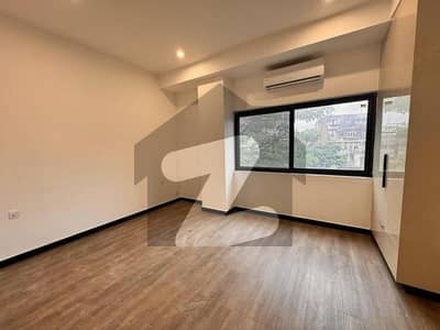 Flat Sized 2200 Square Feet In Gulberg Grove Apartments