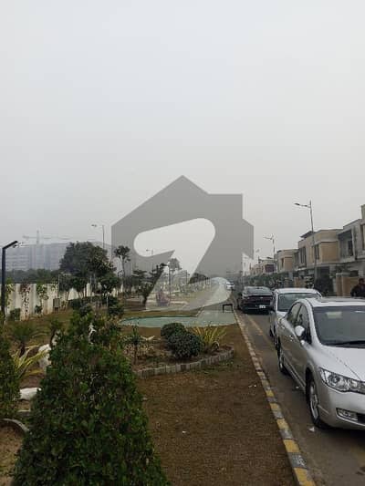 Beautifully Maintained 5 bed Brig House available for urgent Rent in Askari 10 Sec-S!