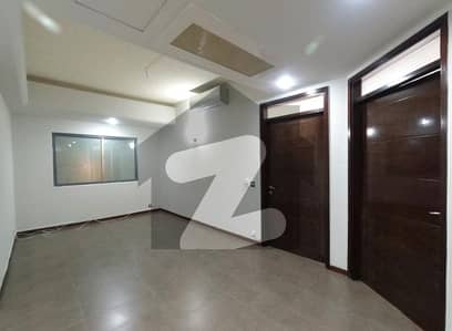 3 Bedrooms Apartment available for Sale in Silver Oaks