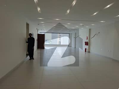 4 MARLA COMMERCIAL FLOOR IS AVAILABLE IN DHA TOP LOCATION FOR COMMERCIAL PURPOSE.