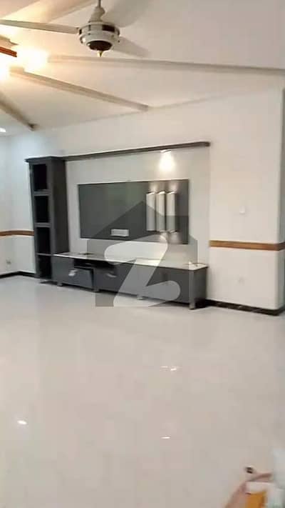 ڈی ایچ اے ڈیفینس فیز 2 ڈی ایچ اے ڈیفینس,اسلام آباد میں 3 کمروں کا 1 کنال بالائی پورشن 1.5 لاکھ میں کرایہ پر دستیاب ہے۔