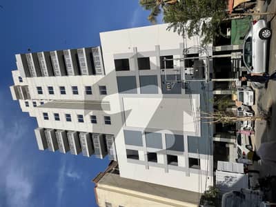 کلفٹن ۔ بلاک 9 کلفٹن,کراچی میں 4 کمروں کا 13 مرلہ فلیٹ 6.5 کروڑ میں برائے فروخت۔