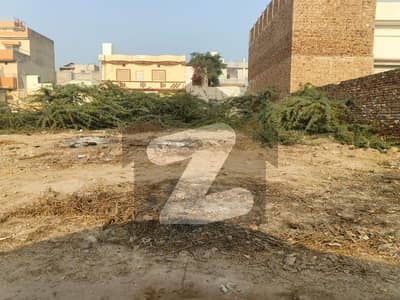 ٹوبہ ٹیک سنگھ روڈ راجانا,ٹوبہ ٹیک سنگھ میں 1 کنال رہائشی پلاٹ 2.2 کروڑ میں برائے فروخت۔