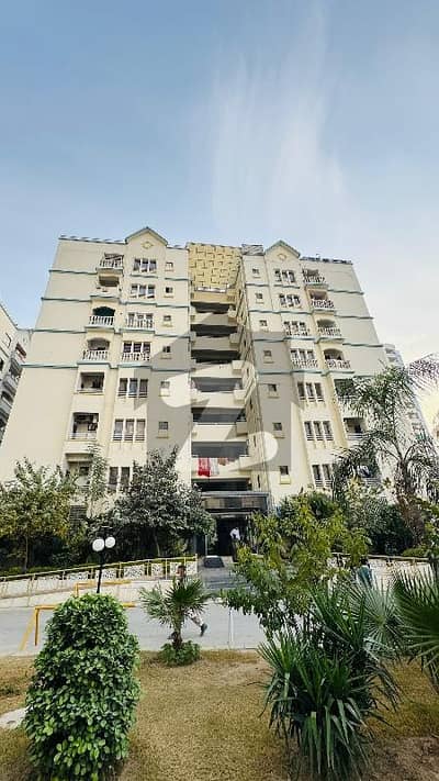 الغوریر گیگا ۔ بلاک 9 الغوریر گیگا,ڈی ایچ اے ڈیفینس فیز 2,ڈی ایچ اے ڈیفینس,اسلام آباد میں 4 کمروں کا 7 مرلہ فلیٹ 1.42 کروڑ میں برائے فروخت۔