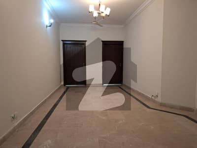 ایف ۔ 11 مرکز ایف ۔ 11,اسلام آباد میں 2 کمروں کا 8 مرلہ فلیٹ 95.0 ہزار میں کرایہ پر دستیاب ہے۔