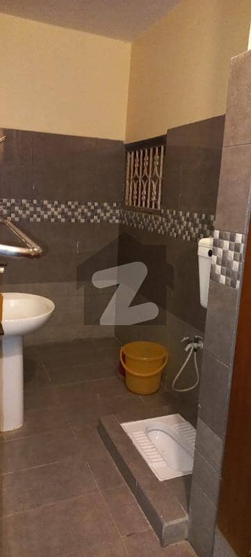 ڈی ایچ اے فیز 4 ڈی ایچ اے ڈیفینس,کراچی میں 4 کمروں کا 12 مرلہ مکان 2.5 لاکھ میں کرایہ پر دستیاب ہے۔