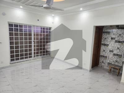 گلبرگ ریزیڈنشیا گلبرگ,اسلام آباد میں 3 کمروں کا 1 کنال بالائی پورشن 85.0 ہزار میں کرایہ پر دستیاب ہے۔