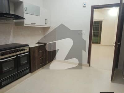 عسکری 11 ۔ سیکٹر بی اپارٹمنٹس عسکری 11,عسکری,لاہور میں 3 کمروں کا 10 مرلہ فلیٹ 1.05 لاکھ میں کرایہ پر دستیاب ہے۔